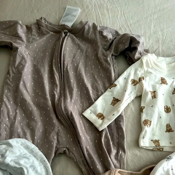 BabyBoy NB 0-3 🤍🤎 - Picture 2 of 4